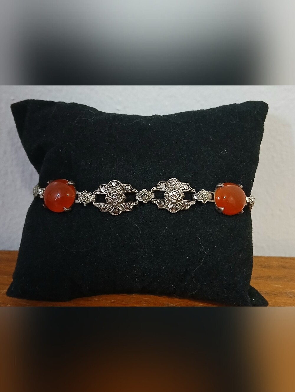 ART DECO STERLING AND CARNELIAN CABACHON BRACELET WTH MARCASITE